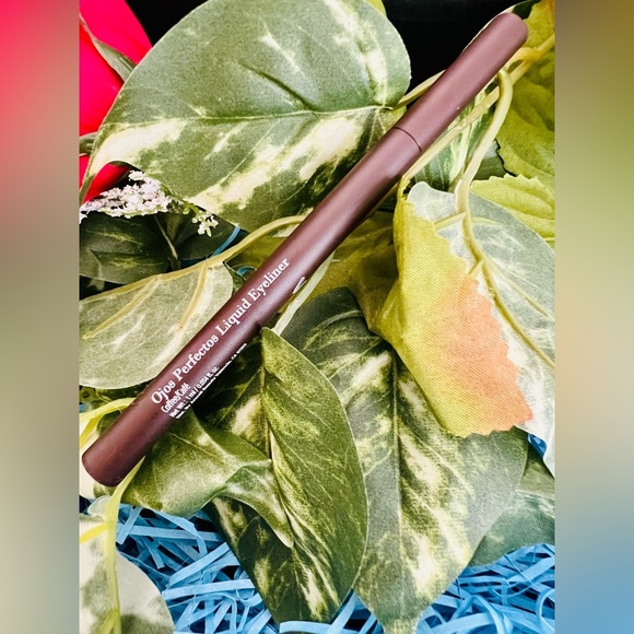 New Araceli Ojos Perfectos Liquid Eyeliner in Cafe - Picture 3 of 8